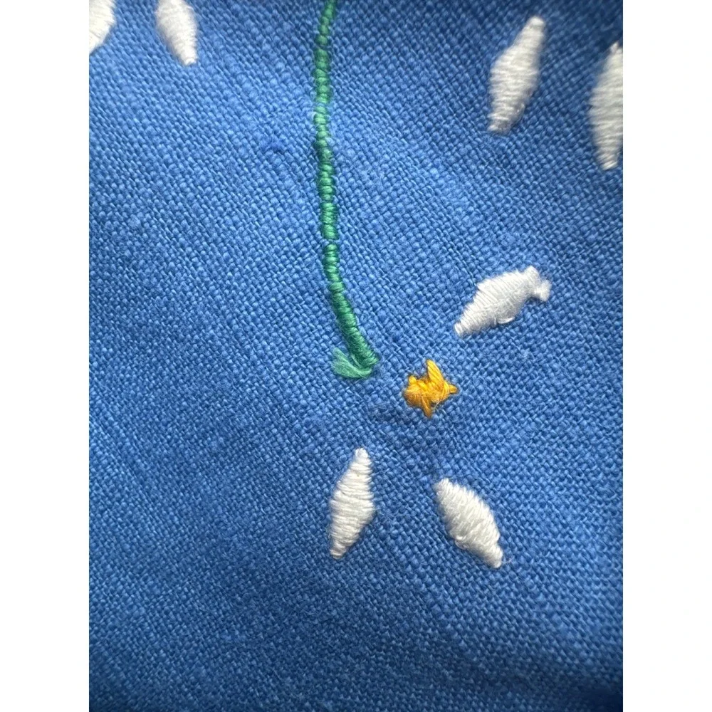 Vintage Blue Linen Napkin Hand Embroidered White Daisy Floral Square 18.5